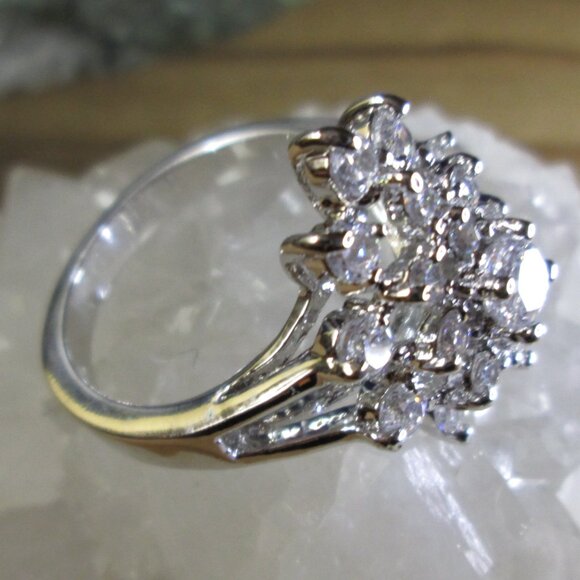 Starlike Cubic Zirconia Cocktail Ring - Picture 2 of 9